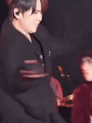 张学友26岁干儿子帅疯了：身家百亿，天使面孔，健身狂魔！