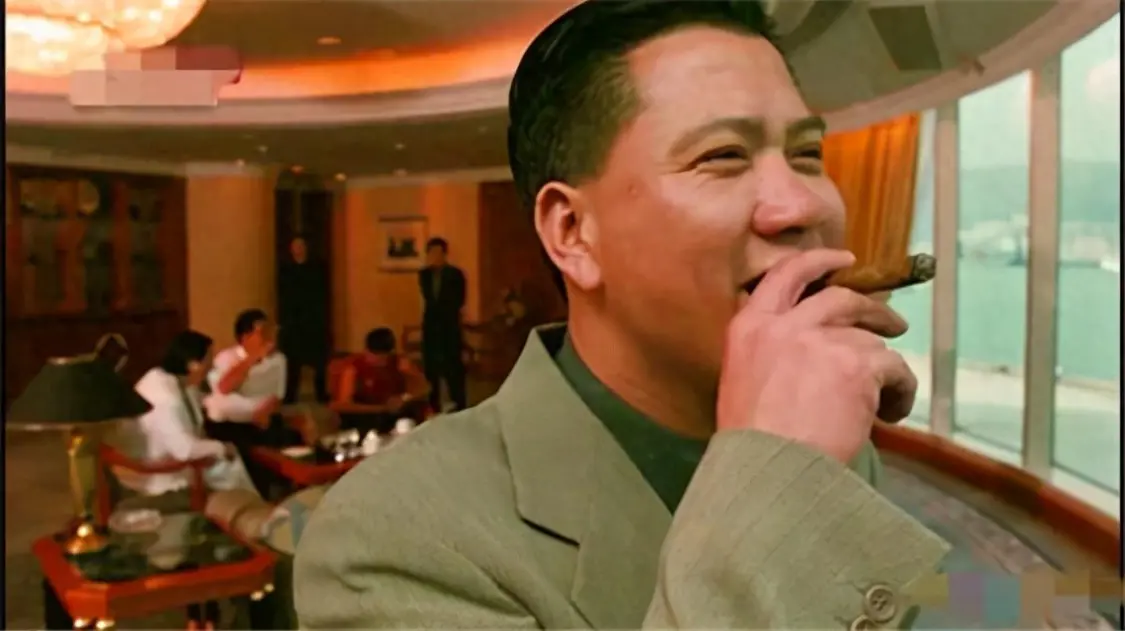 大哥万梓良：放弃邓萃雯恬妞，却娶小16岁空姐，如今跑商演捞金？