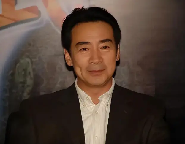 寇振海：受不了章小蕙奢靡，二婚娶小21岁的李婷，儿子成晚年骄傲