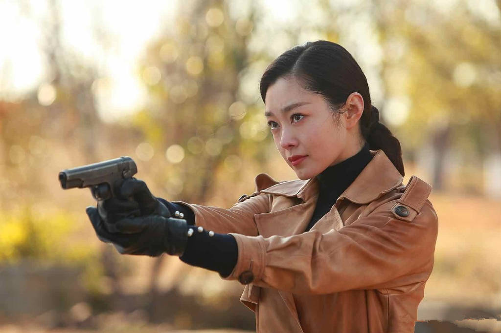 原创            《蜂巢》定档央八，宋轶韩栋主演，年代谍战剧，建议降低质量期待
