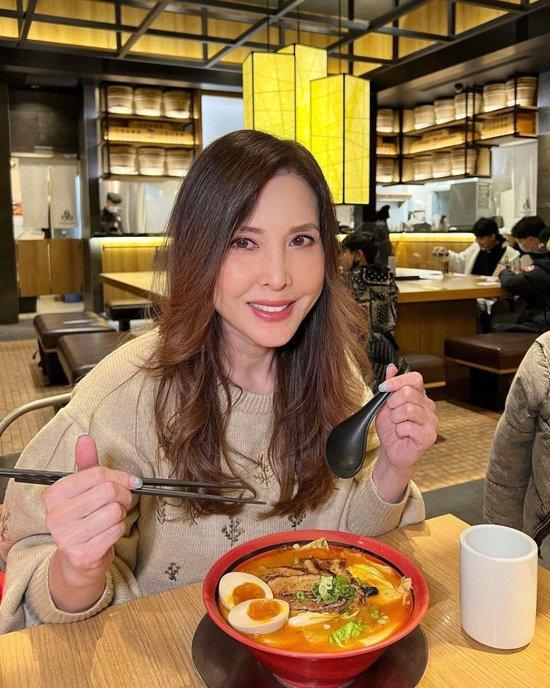 王晶发微博怒斥李婉华 称其为TVB“屎戏之王”