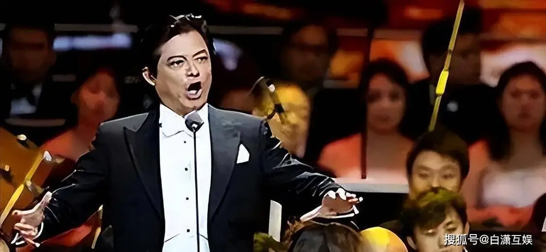 宣布再婚！知名歌唱家过亿豪宅曝光，小30多岁妻子爱晒丰满身材