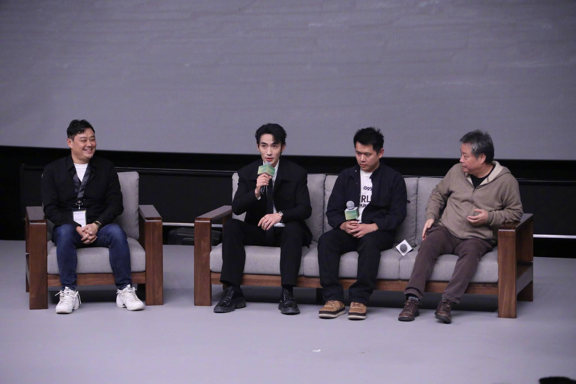 电影《河边的错误》平遥影展映后见面会举行 余华称赞朱一龙是艺术家