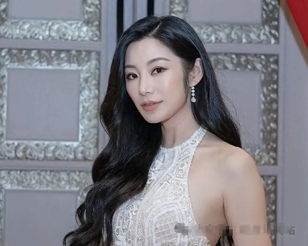 TVB前长腿女神秘密产子，自曝是意外怀孕，整个过程无人知晓