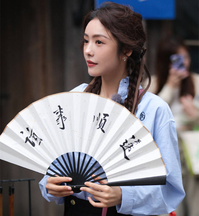 原创            《一起！出发吧》首期劝退，福州旅游综艺，竟然被明星做游戏占满