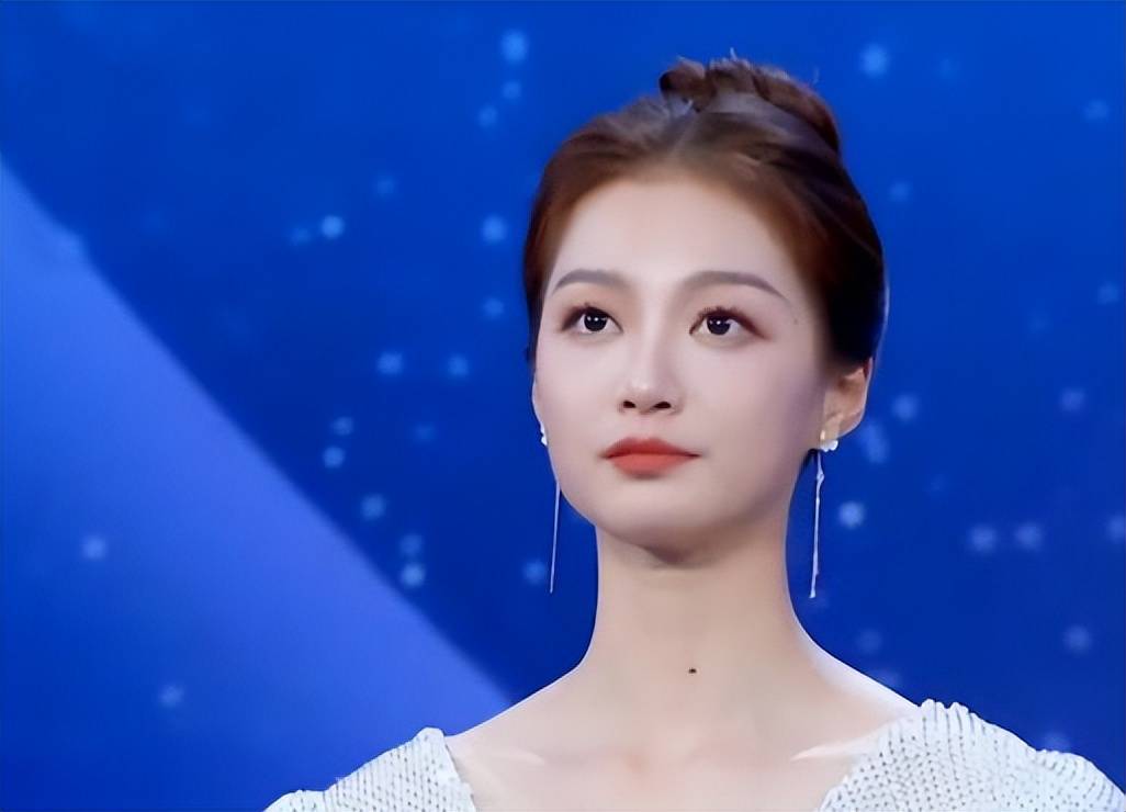 原创
            冯琳真的要上春晚了！网友对她的评价却褒贬不一
