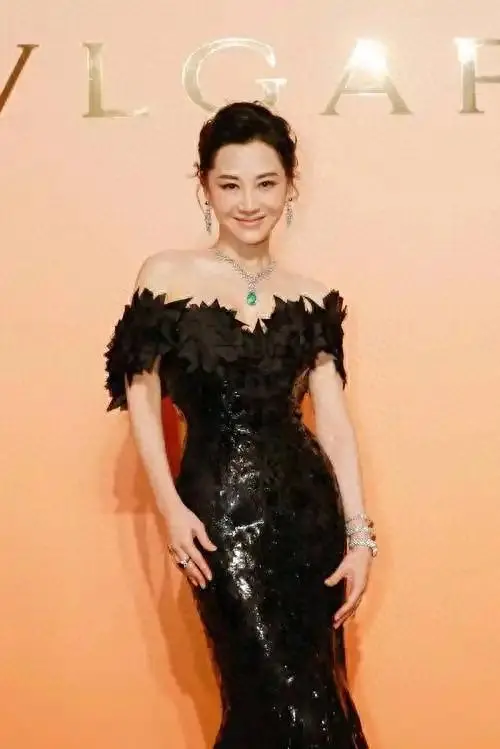 “半老徐娘”只服这6位，风韵犹存，婀娜多姿，个个都是人间极品