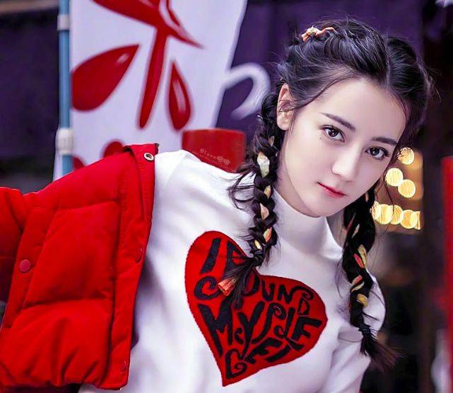 原创            迪丽热巴让赵昭仪在飞机上随机抽一个人生孩子，被骂说话不过脑子