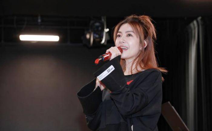 徐怀钰回应没参加浪姐复活赛 称因为没时间准备所以放弃