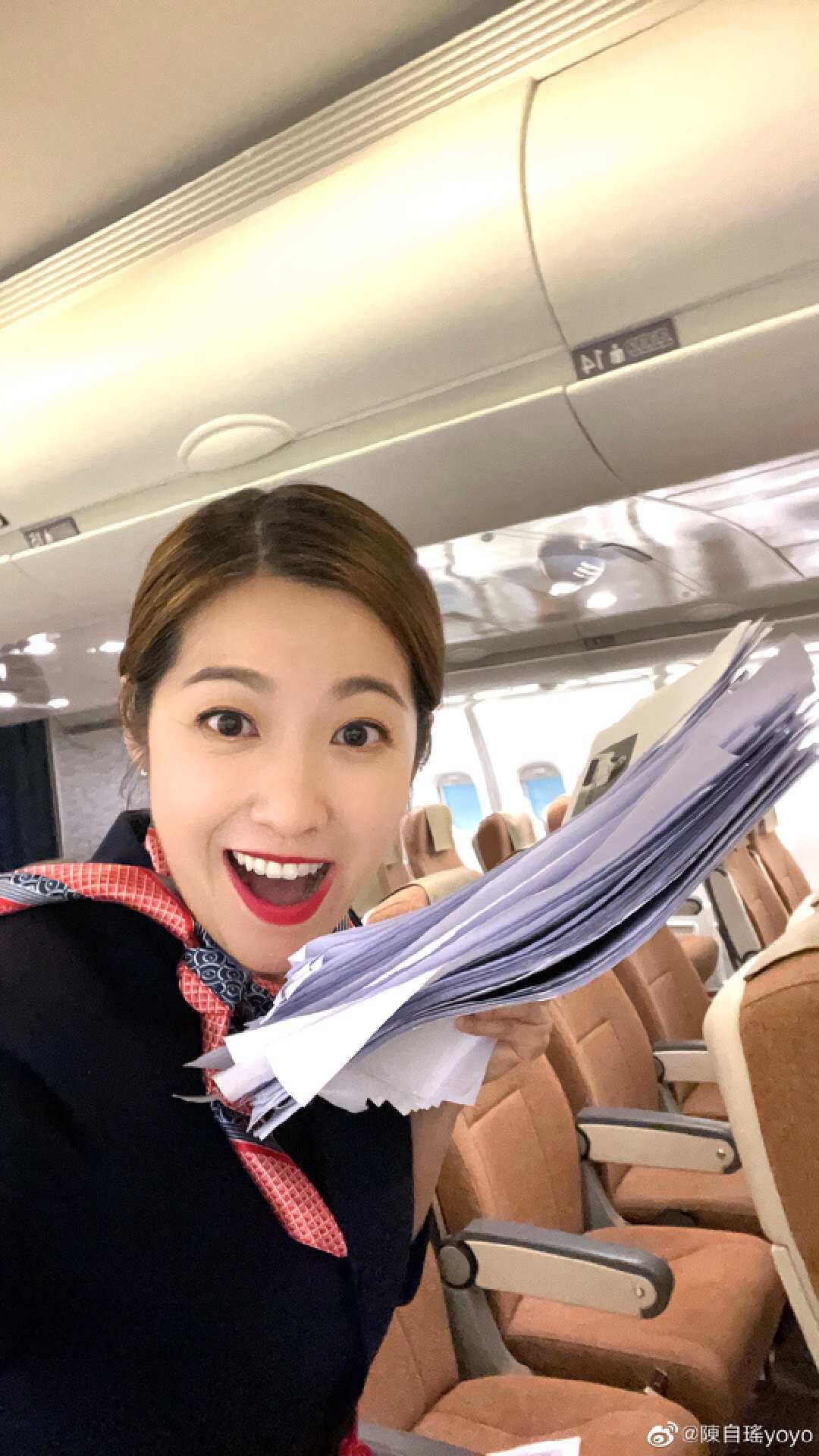 原创            开心！TVB实力女星首次参加内地节目做评判，与李佳琦同台超兴奋