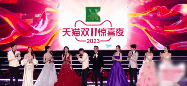 原创            双十一晚会大翻车，谢娜主持能力再被质疑，汪涵圆场都圆不过来