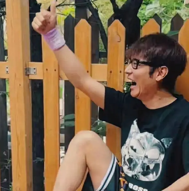 洪欣曝富豪男友！毕滢新欢曝光，张丹峰成烤羊大胃王？