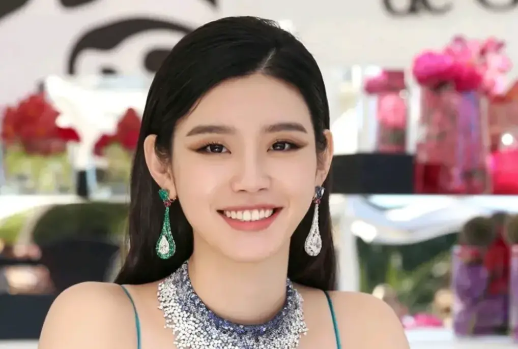 看到奚梦瑶前男友是谁后才明白，她嫁给何猷君从来都不是高攀