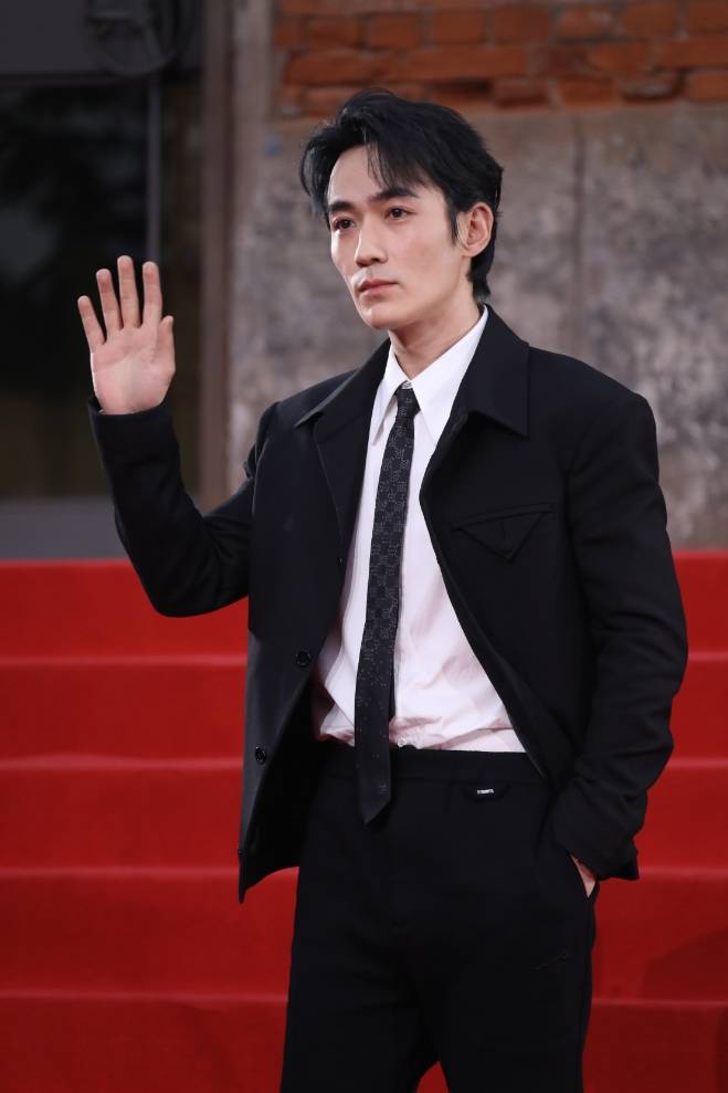 朱一龙回应是否会当导演：先好好演戏，还有很多角色想去演