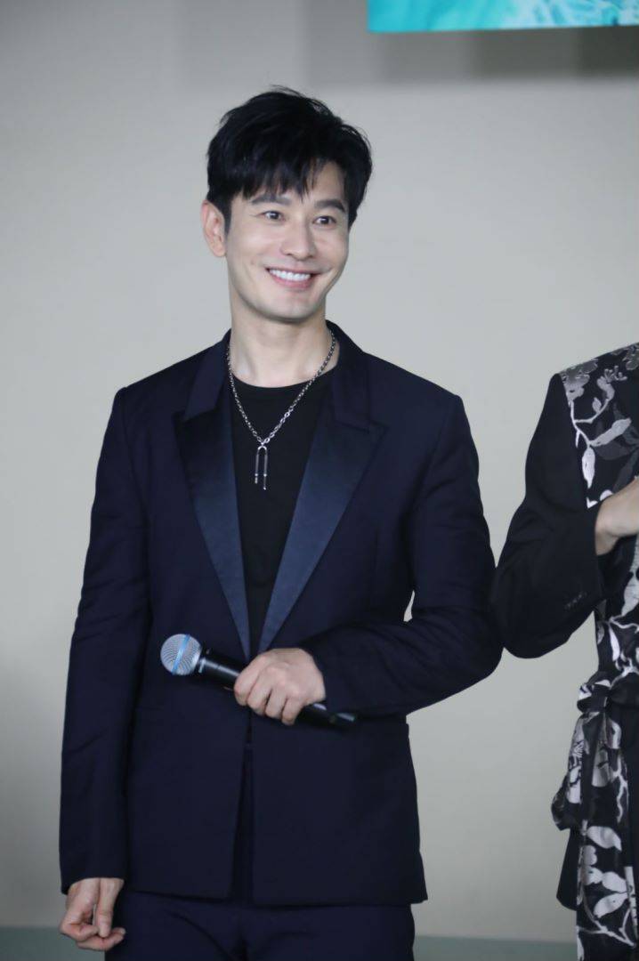 黄晓明曝暑期还有3部作品与观众见面 《潜伏者》暂定七月底播出