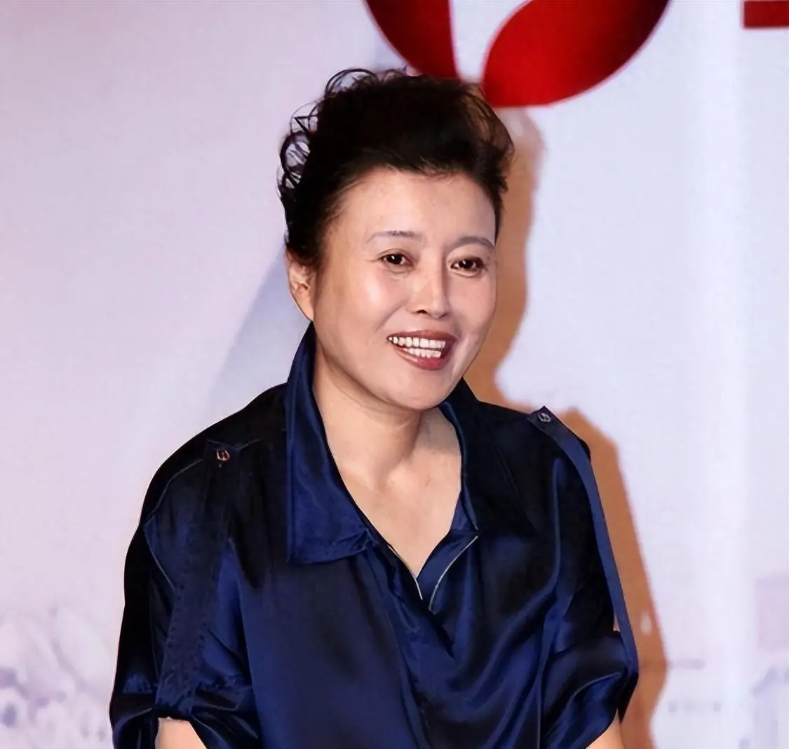 演员丁嘉丽：我这辈子最后悔的，就是为爱丢了自尊，捧红了孙红雷