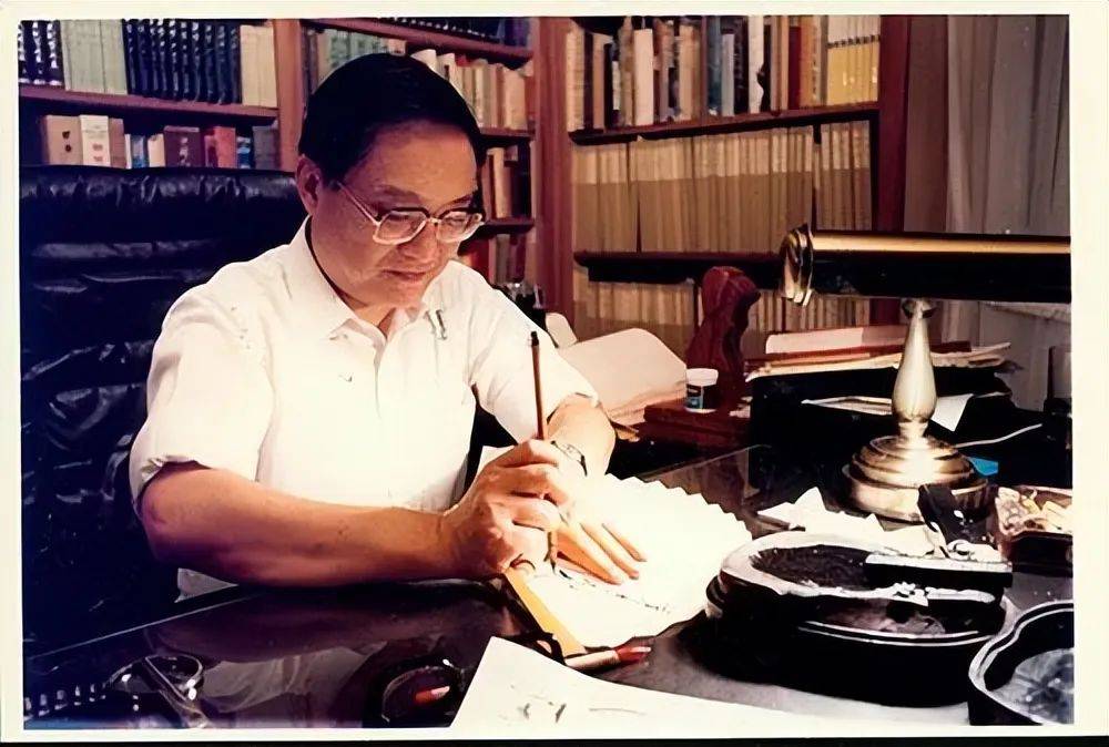 原创            故事魔改，镜头擦边？陈家洛的帅也拯救不了这部摆烂的网络大电影